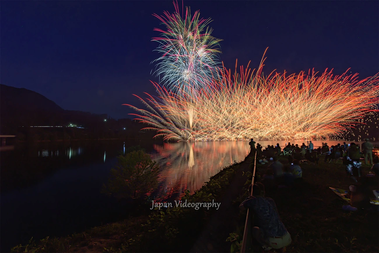 岩手県 錦秋湖湖水まつり花火大会