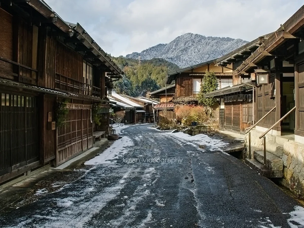 冬の妻籠宿の風景 江戸情緒溢れる木曽路の町並みを観光 | 長野県南木曽町