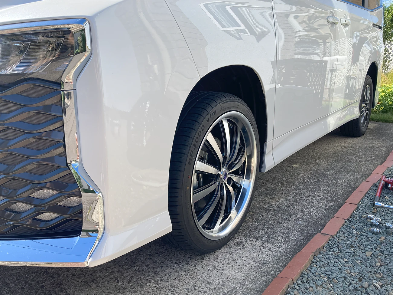 自動車タイヤの適正空気圧は？JATMAとXLの規格の違いとロードインデックスに注意！