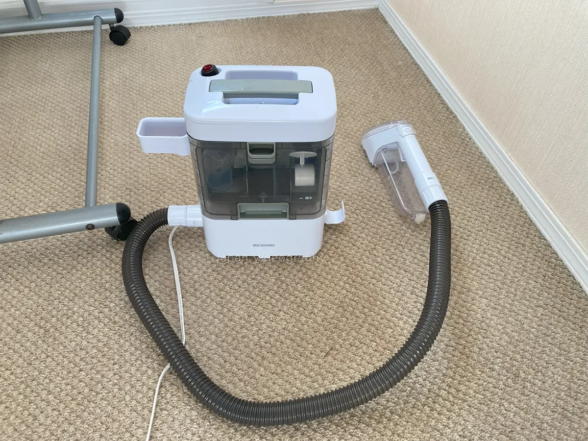 アイリスオーヤマ　リンサークリーナー　 RNS-300 布製品の水洗い掃除に！ リンサークリーナー コンパクト 温水洗浄 RNS-300 カーペット