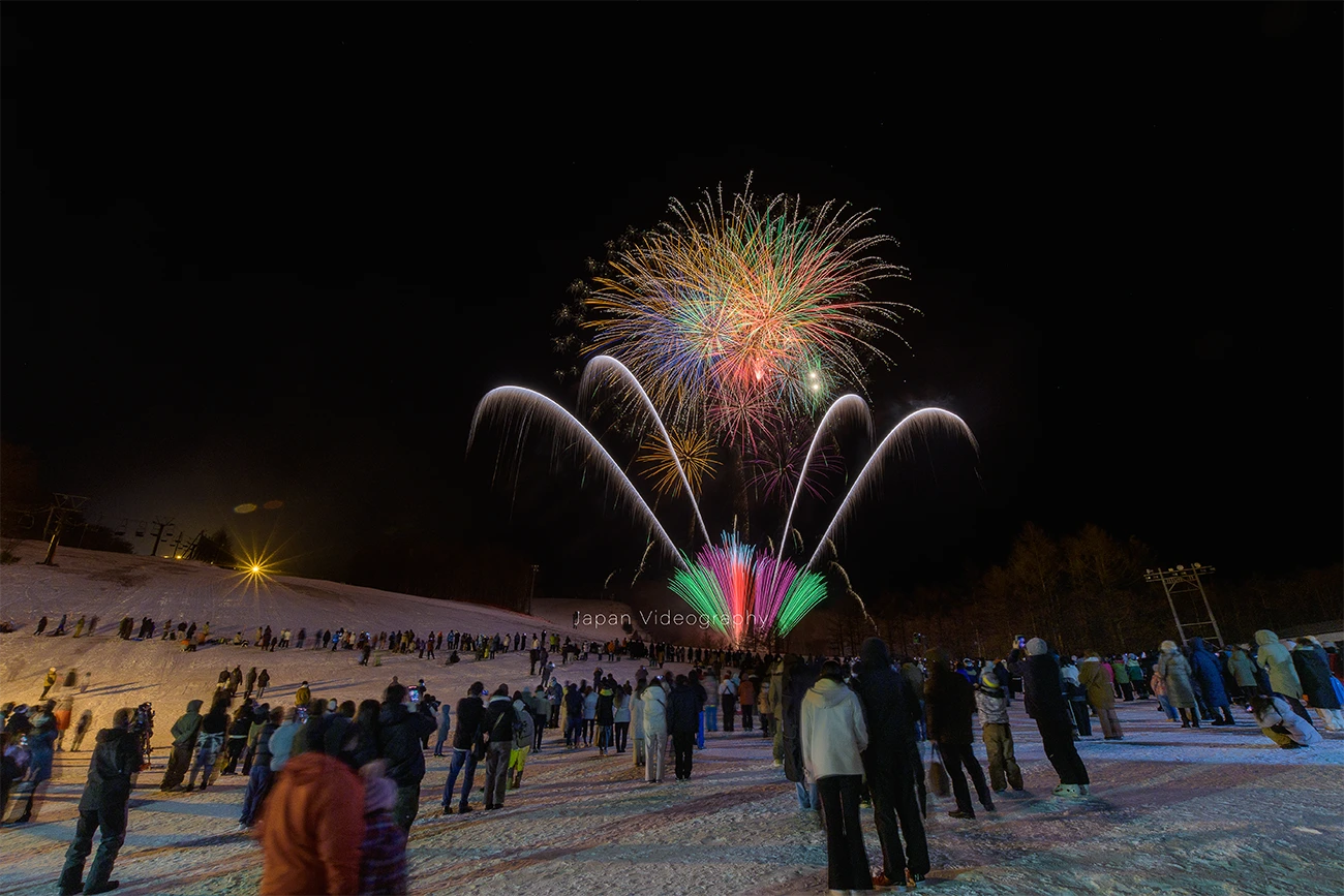 宮城県蔵王町 みやぎ蔵王えぼしリゾート えぼし雪上花火大会