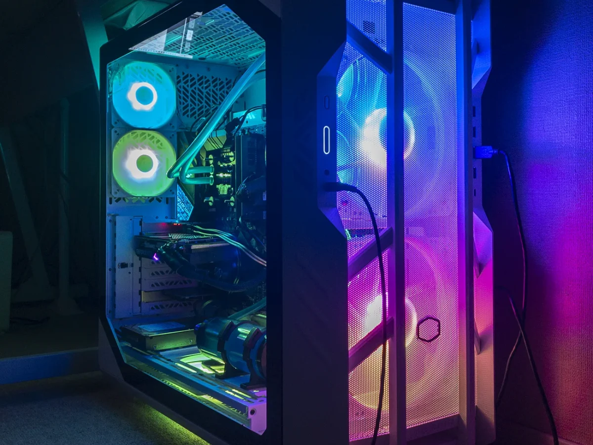 Cooler Master NVIDIAデザイン PCケースジャンク品 Cooler Master、NVIDIAカラーのフルタワーケース - 価格.com