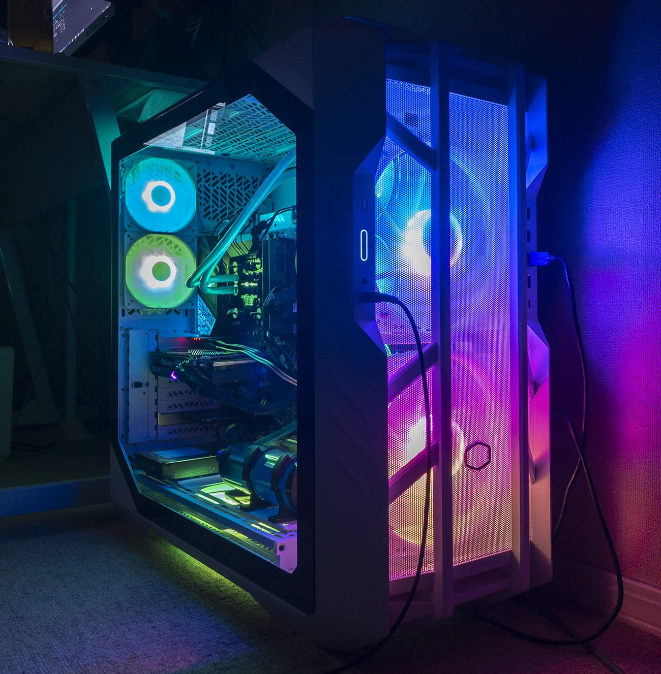 RTX5090も余裕のゲーミングPCフルタワーケース！Cooler Master HAF700のレビュー