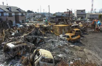 宮城県仙台市蒲生地区の津波発生時に燃えた車両