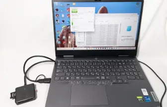 BENFEI USB 3.0/USB-C 4-in-1カードリーダーをPCに接続した状態