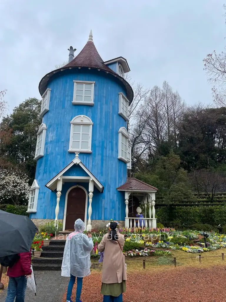 ムーミンバレーパークのムーミン屋敷とヘムレンさん