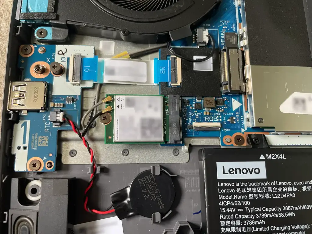 LENOVO LOQ 15IRH8に交換用ネットワークカードを取り付ける