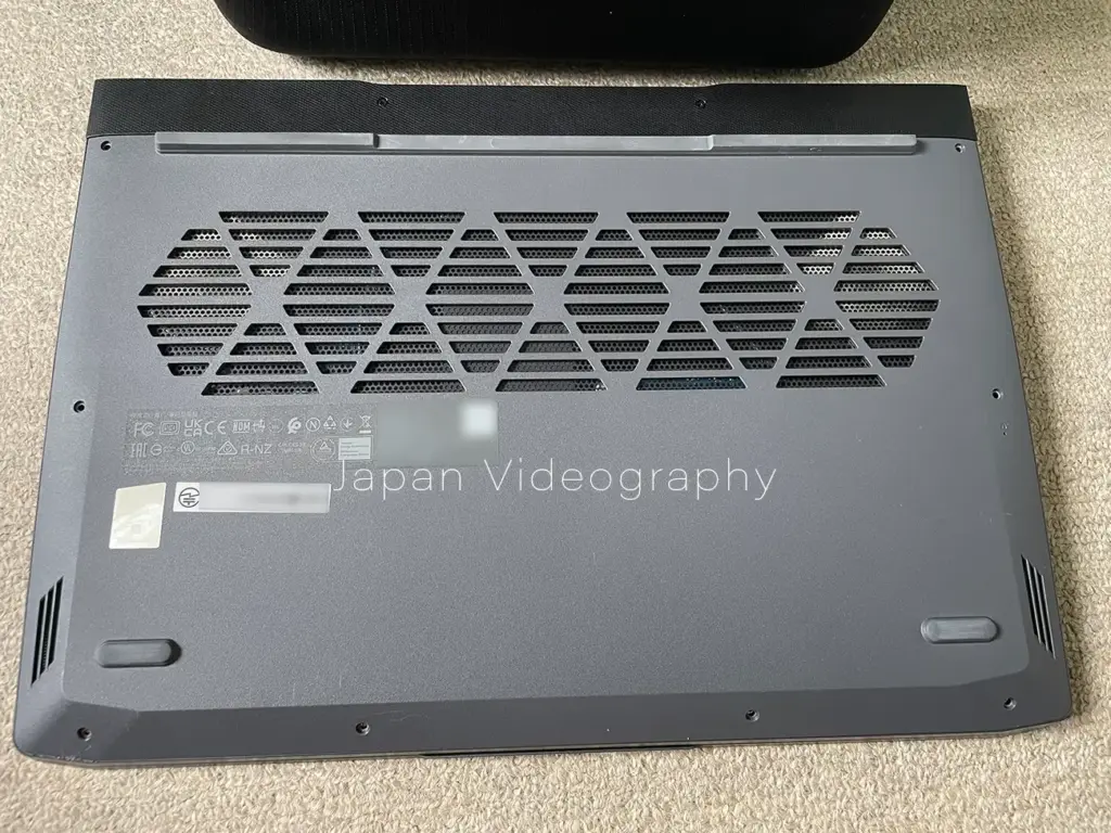 LENOVO LOQ 15IRH8の裏側