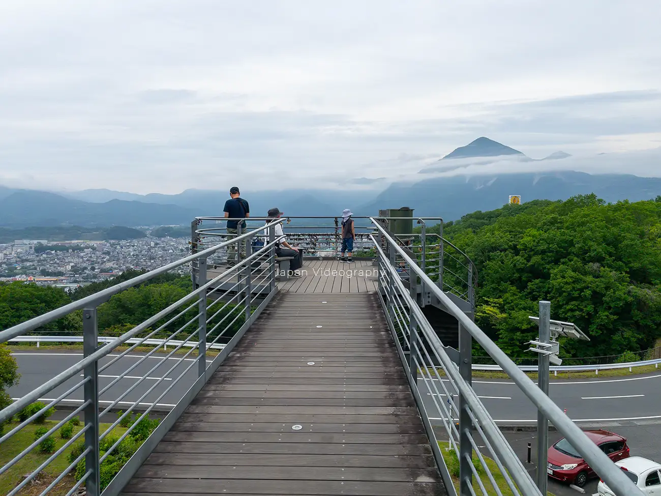 埼玉県秩父市 秩父ミューズパーク 旅立ちの丘と武甲山