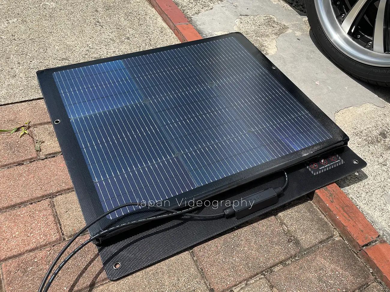 EcoFlow 160W両面ソーラーパネルGen2折り畳み状態
