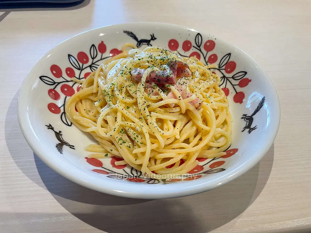 レットゥラ ラウンジのムーミン谷の雪降るカルボナーラ