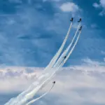 展示飛行中のブルーインパルス