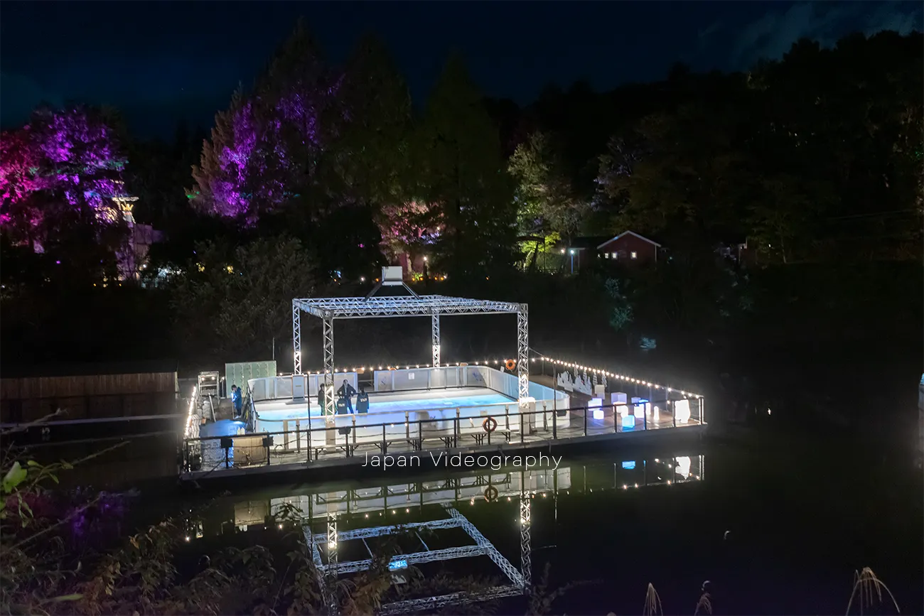 ムーミンバレーパーク ムーミン谷のスケートリンク ライトアップ