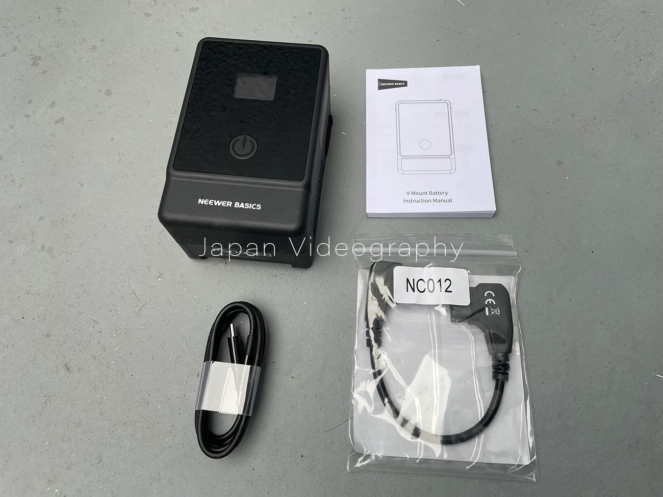 NEEWER Vマウントバッテリー PS099EBのセット内容