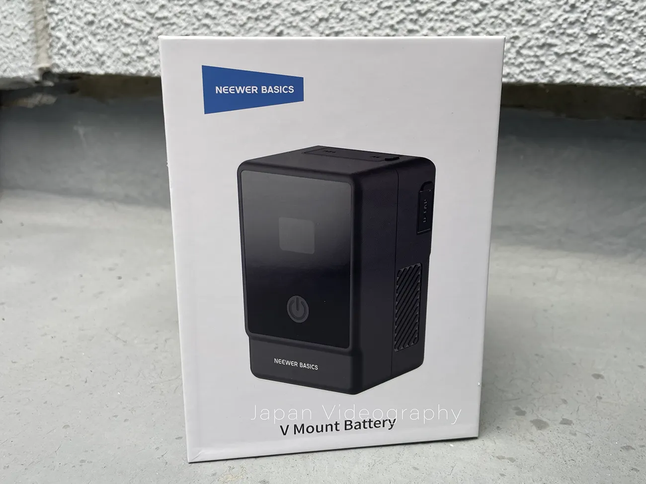 NEEWER Vマウントバッテリー PS099EBの外箱
