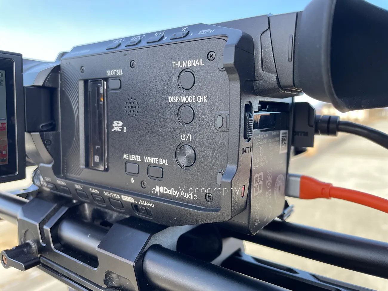 パナソニック HC-X1600の長時間記録可能なバッテリー