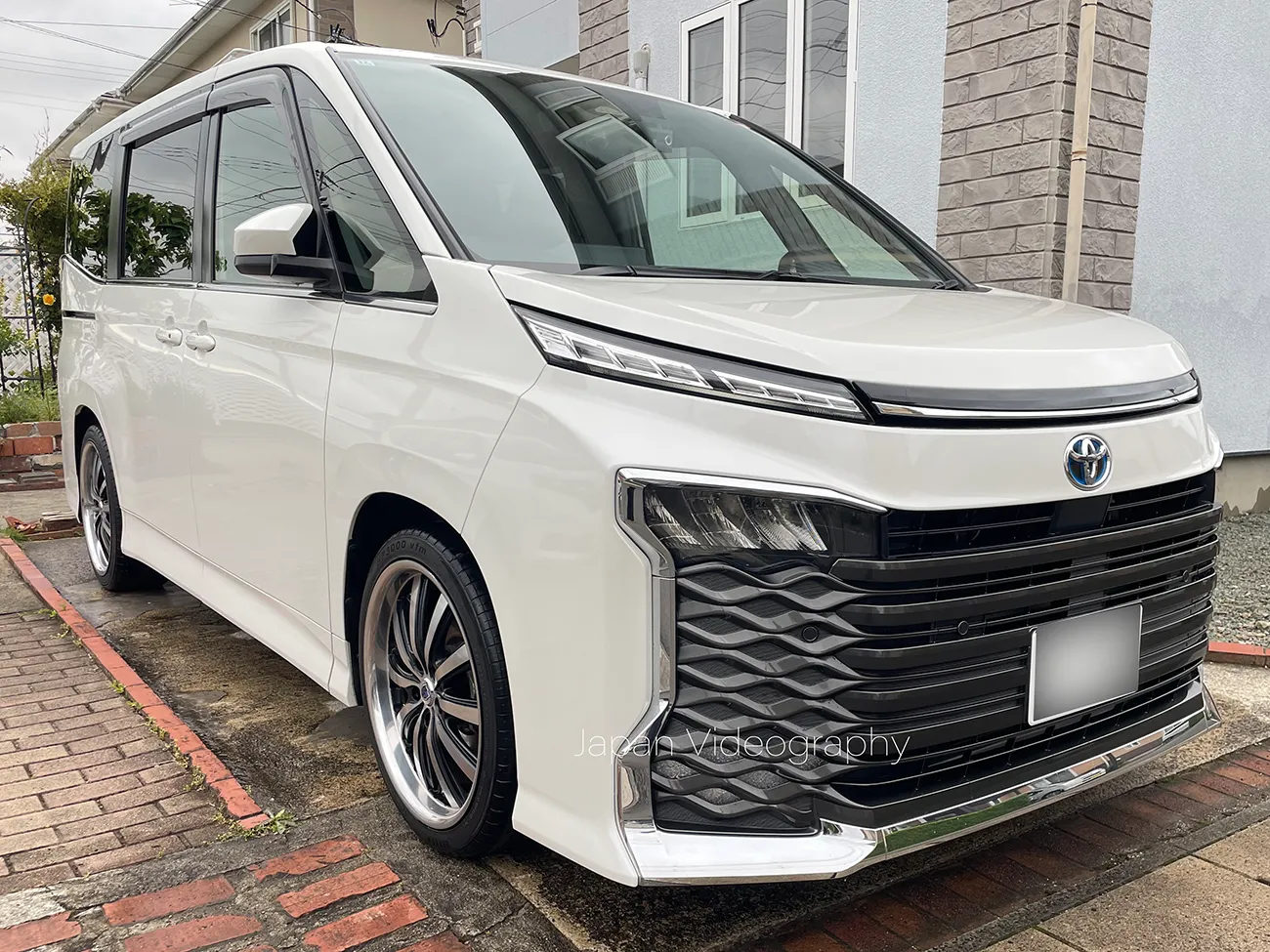 OHAJIKI カーシャンプー洗車後のヴォクシー90ハイブリッド