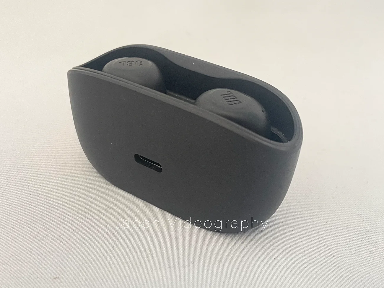 JBL WAVE BADSイヤホンケースのUSB Type-C端子