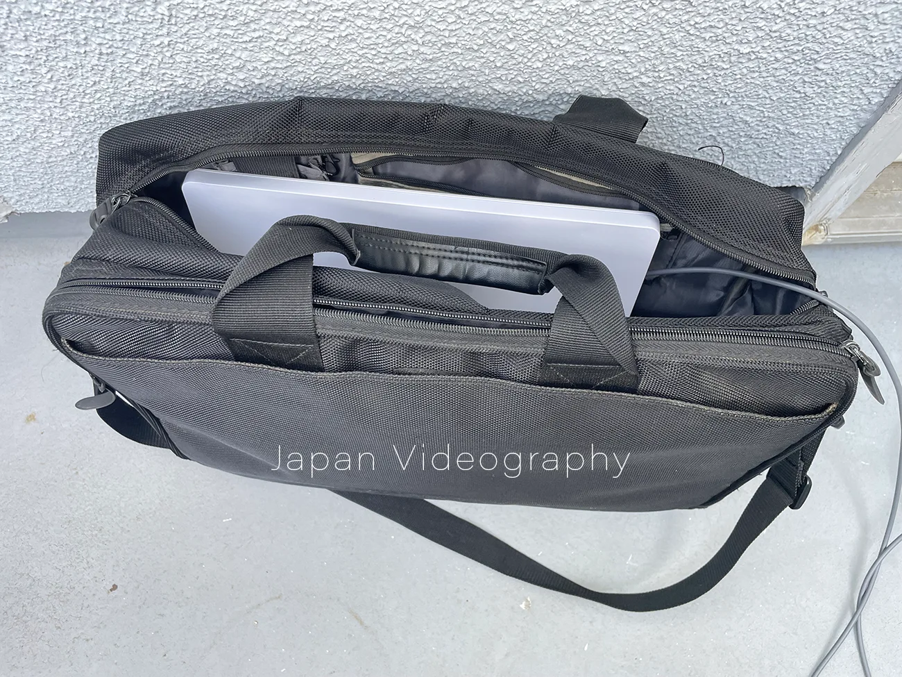 ノートパソコン用バッグに入るスターリンクミニキット