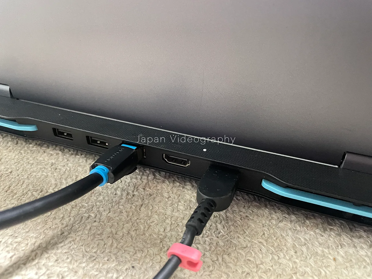 ノートパソコン背面のRJ45有線LANポート