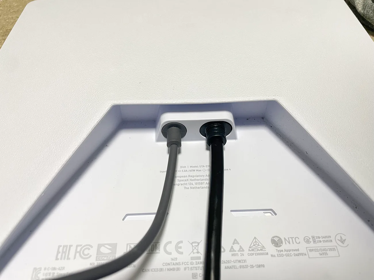 Starlink Miniの背面有線LANポート