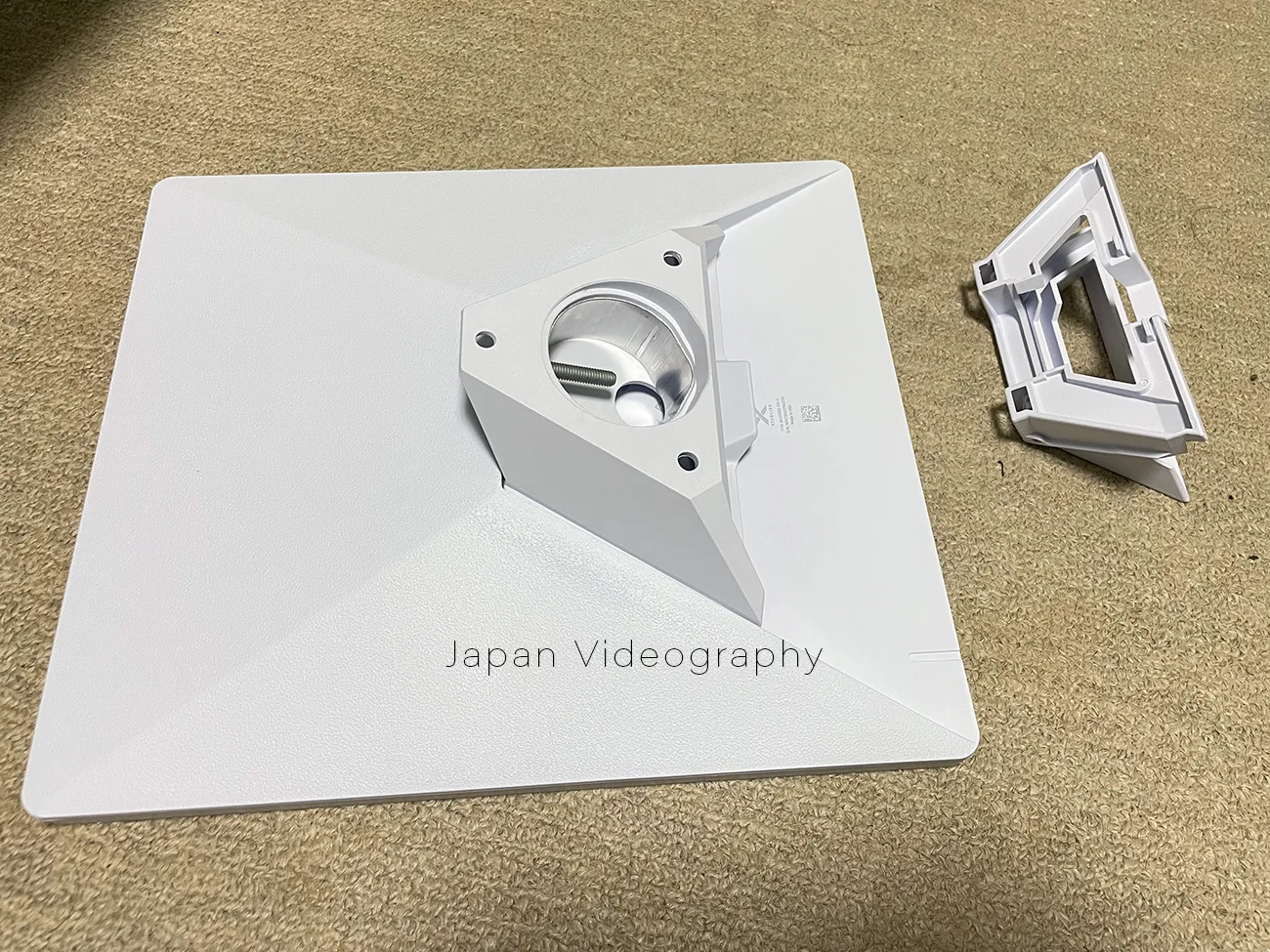 Starlink Miniディッシュアンテナとパイプアダプター