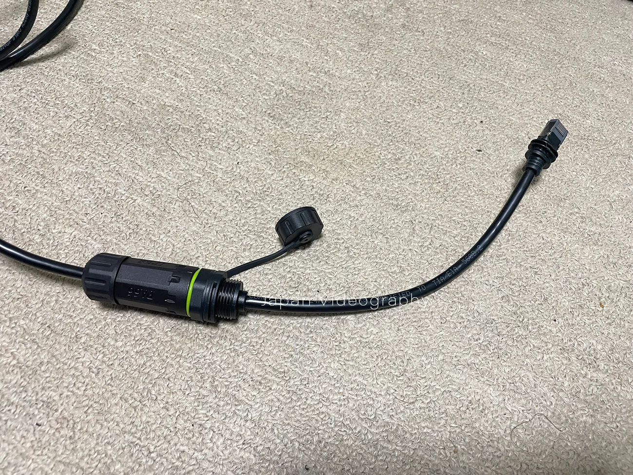 有線LANケーブルとスターリンクイーサネット変換アダプター
